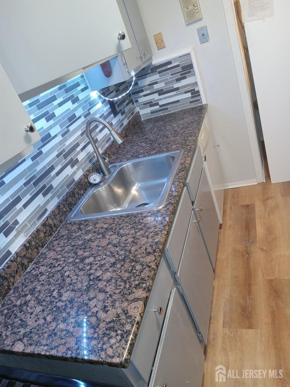 1503 Raspberry Court Edison, NJ 08817 - Photo 6 of 9