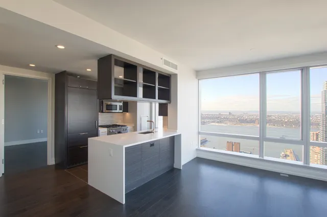 $9,375 | 555 10th Avenue, Unit 43N | Hudson Yards