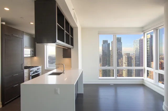 $9,375 | 555 10th Avenue, Unit 43N | Hudson Yards