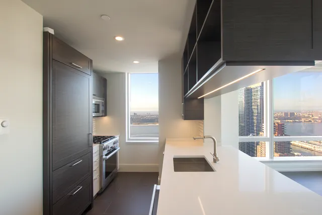 $9,375 | 555 10th Avenue, Unit 43N | Hudson Yards