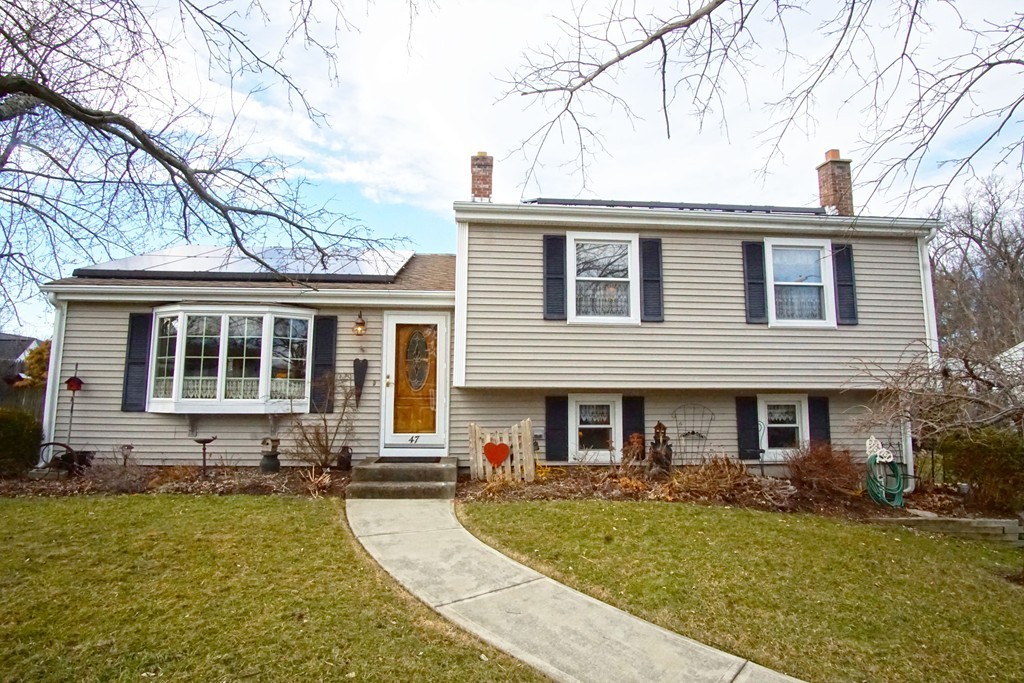 47 East Drumlin Road Springfield, MA 01108 - Photo 3 of 24