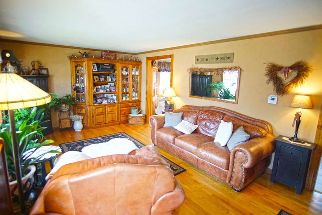 47 East Drumlin Road Springfield, MA 01108 - Photo 4 of 24