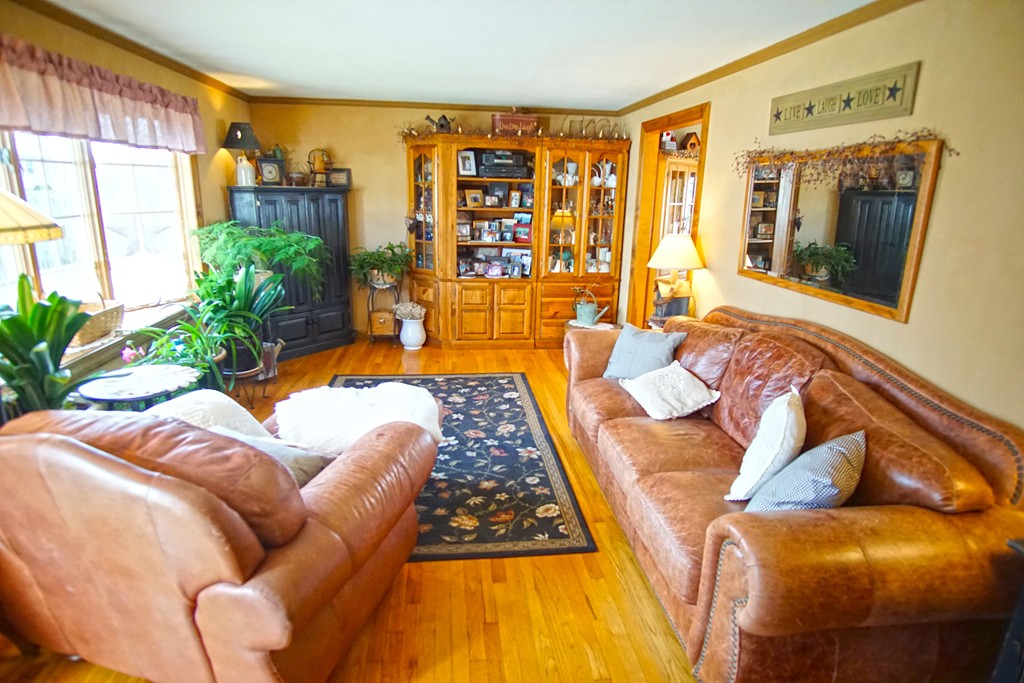 47 East Drumlin Road Springfield, MA 01108 - Photo 5 of 24