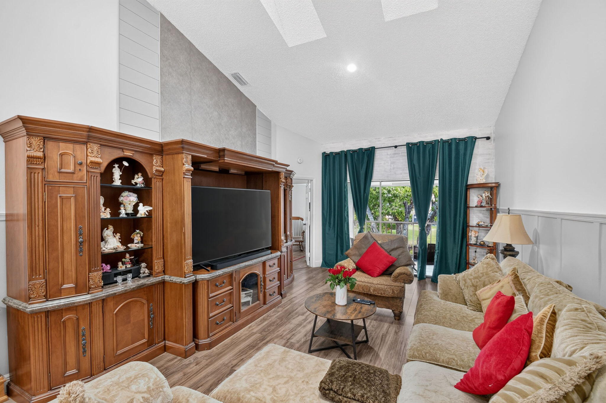 907 Harbour Pointe Way Greenacres, FL 33413 - Photo 19 of 87 Living Room