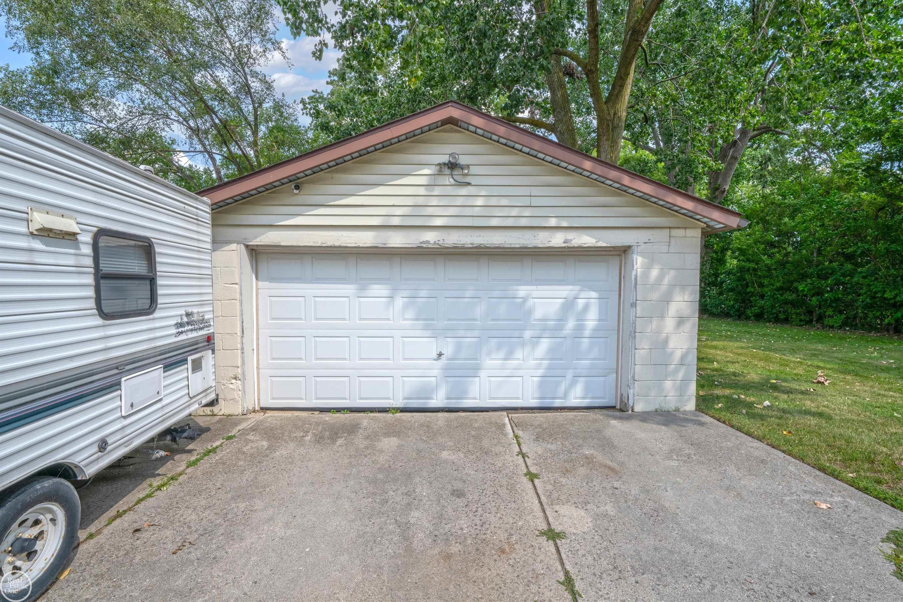 24125 Shook Road Clinton Township, MI 48035 - Photo 2 of 36 Gallery Image 2