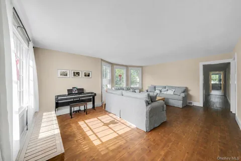 $750,000 | 54 Division Avenue, West Sayville, NY 11796