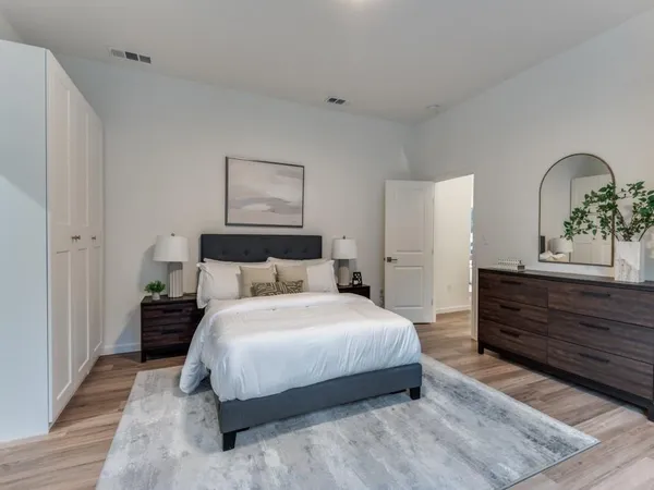 $3,200 | 323 South Montclair Avenue, Dallas, TX 75208