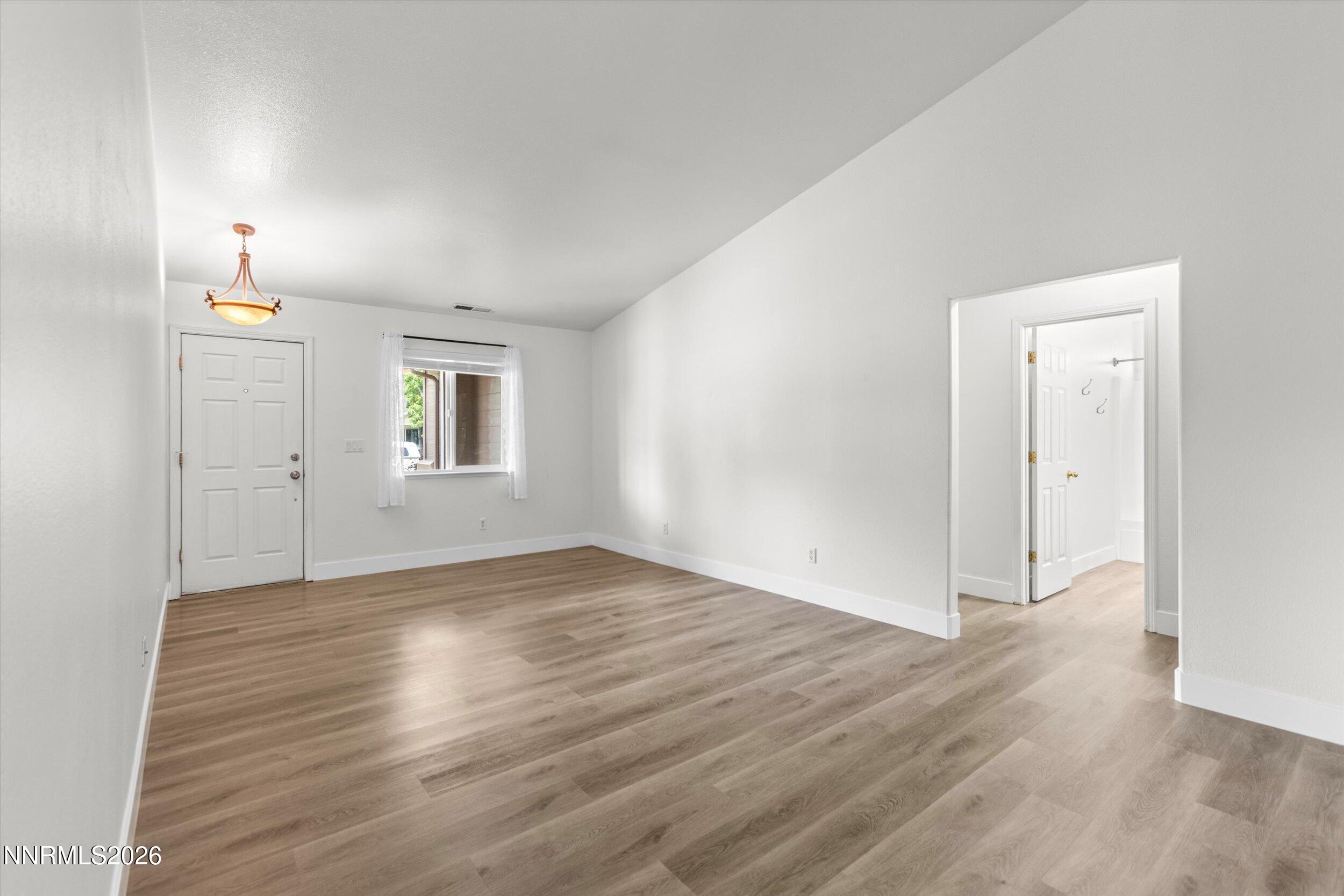 9830 Crystalline Drive Reno, NV 89506 - Photo 9 of 44 09-0Y7A3204