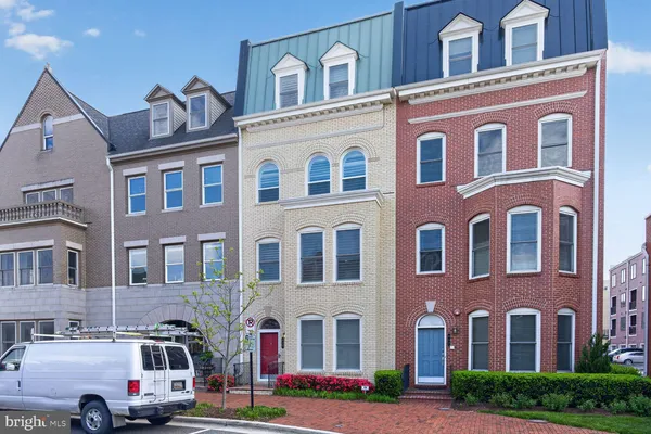 $6,300 | 619 East Custis Avenue, Alexandria, VA 22301