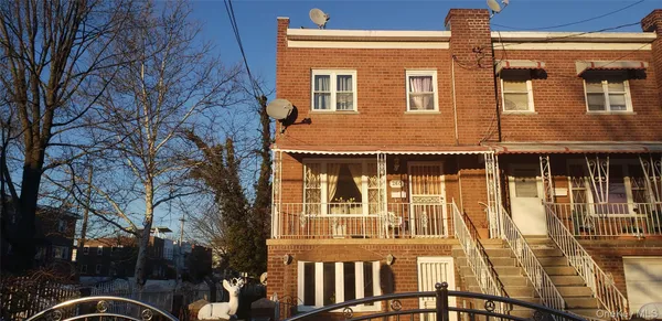 $750,000 | 260 Swinton Avenue | Throgs Neck