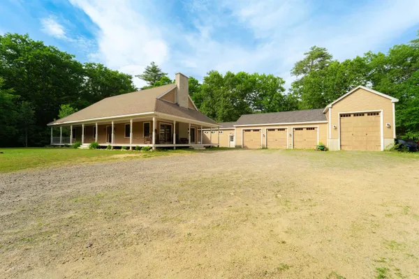$1,050,000 | 6 Phoenix Drive, Kingston, NH 03848