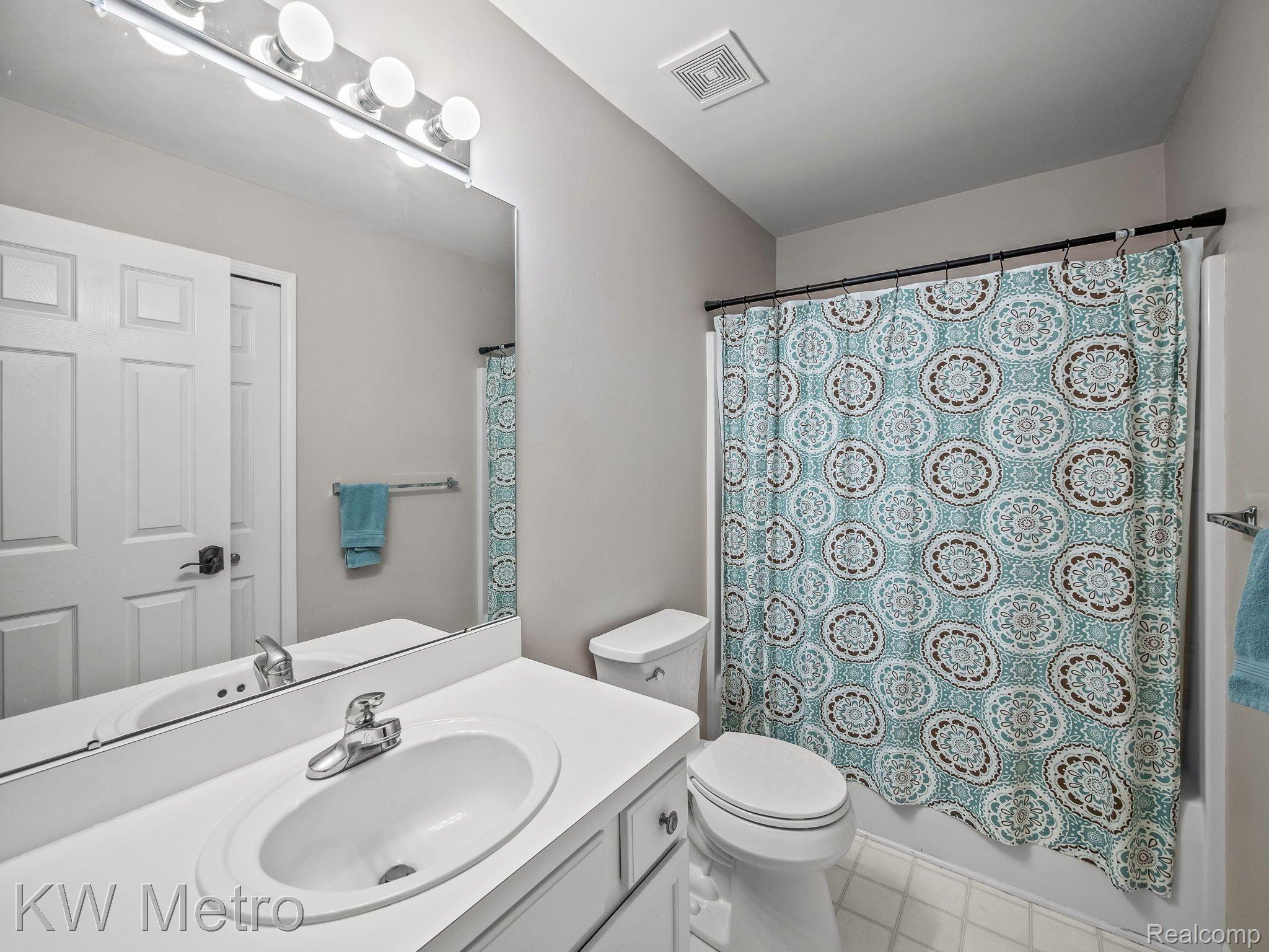 3558 Normandy Drive Rochester, MI 48306 - Photo 32 of 45