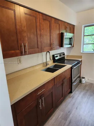 $1,700 | Hollywood Gardens West, Hollywood, FL 33021