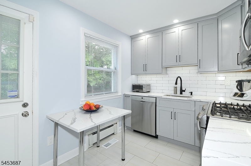 1700 Westover Road Linden, NJ 07036 - Photo 25 of 36 Gallery Image 25