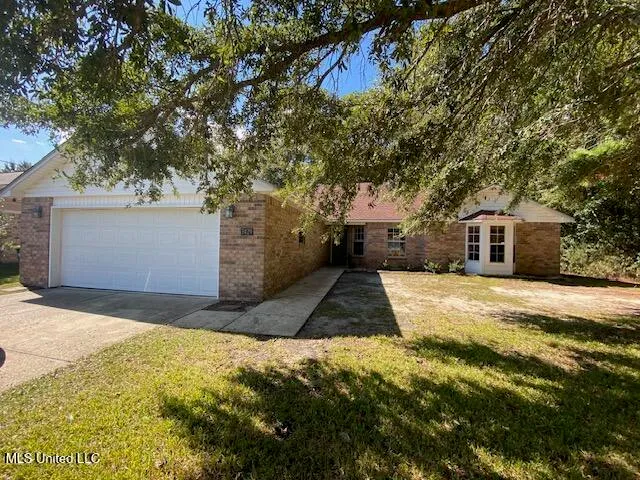 $2,100 | 3429 North 7th Street, Ocean Springs, MS 39564