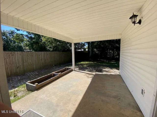 $2,100 | 3429 North 7th Street, Ocean Springs, MS 39564