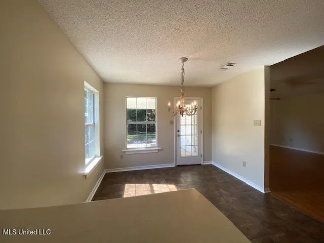 $2,100 | 3429 North 7th Street, Ocean Springs, MS 39564