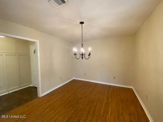 $2,100 | 3429 North 7th Street, Ocean Springs, MS 39564