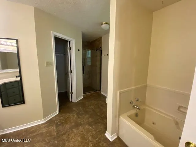 $2,100 | 3429 North 7th Street, Ocean Springs, MS 39564