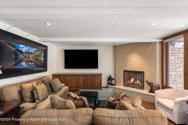 $135,000 | 315 South 1st Street, Aspen, CO 81611