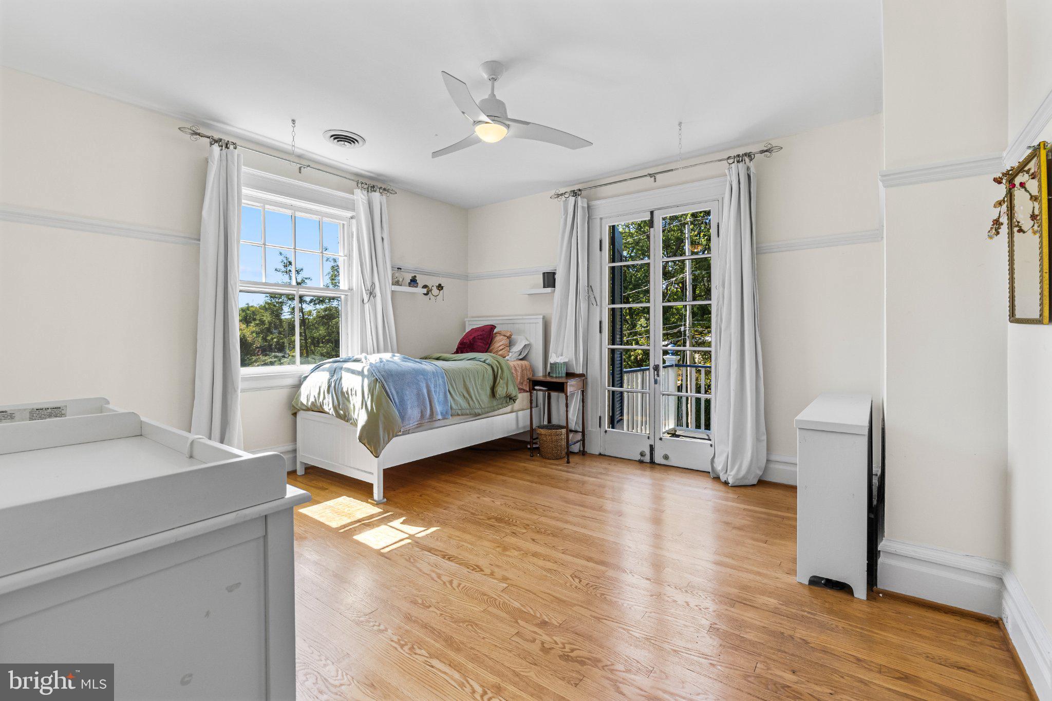 312 Oakdale Road Baltimore, MD 21210 - Photo 51 of 107 2nd floor bedroom