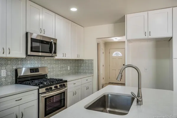 $425,000 | 306 Antler Drive, San Antonio, TX 78213