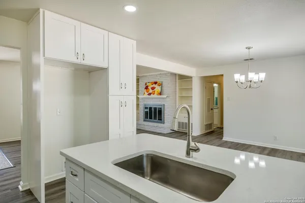 $425,000 | 306 Antler Drive, San Antonio, TX 78213