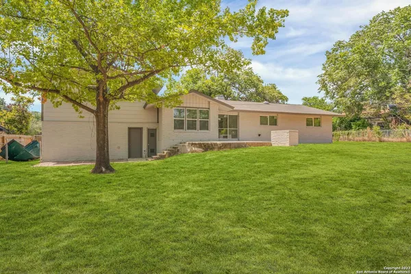 $425,000 | 306 Antler Drive, San Antonio, TX 78213