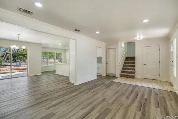 $425,000 | 306 Antler Drive, San Antonio, TX 78213
