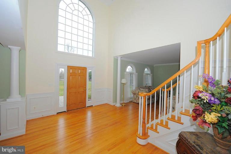 3114 Emerald Valley Road Ellicott City, MD 21042 - Photo 2 of 26 Entrance / Foyer
