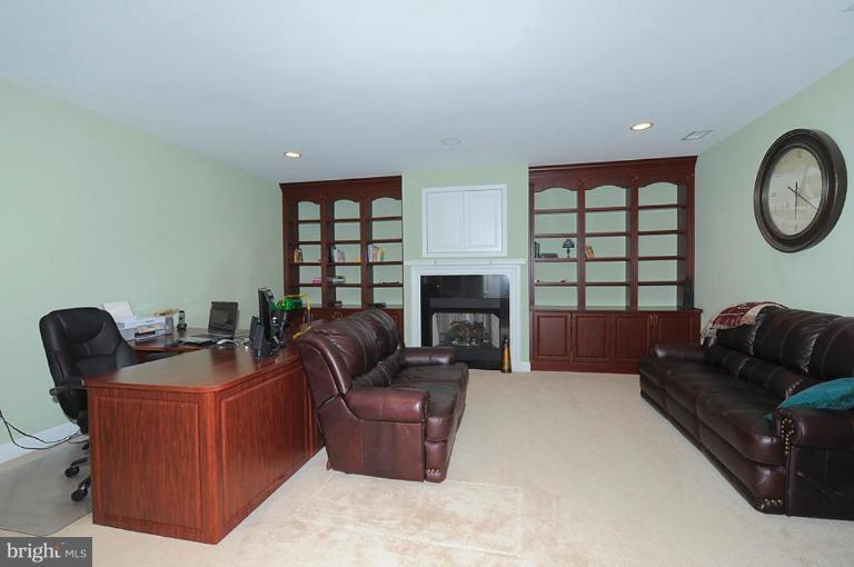 3114 Emerald Valley Road Ellicott City, MD 21042 - Photo 19 of 26 Library
