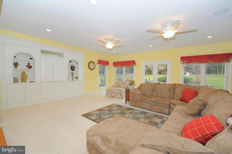 3114 Emerald Valley Road Ellicott City, MD 21042 - Photo 8 of 26 Family Room