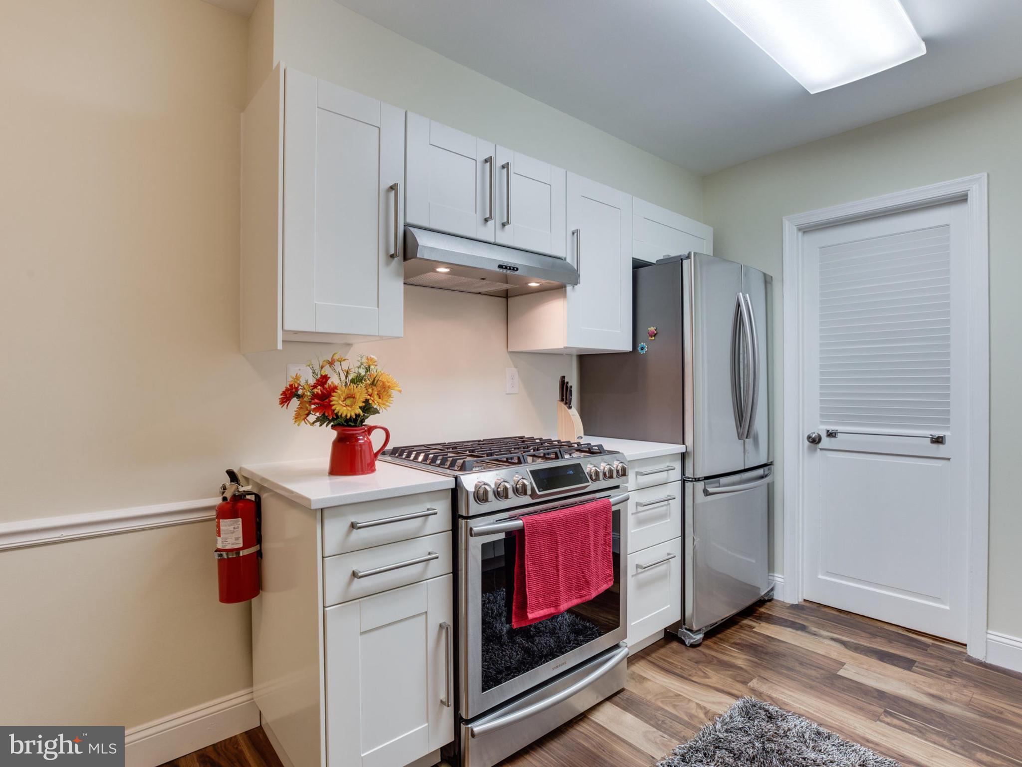 5800 Cove Landing Road, Unit 101 Burke, VA 22015 - Photo 11 of 30 Kitchen