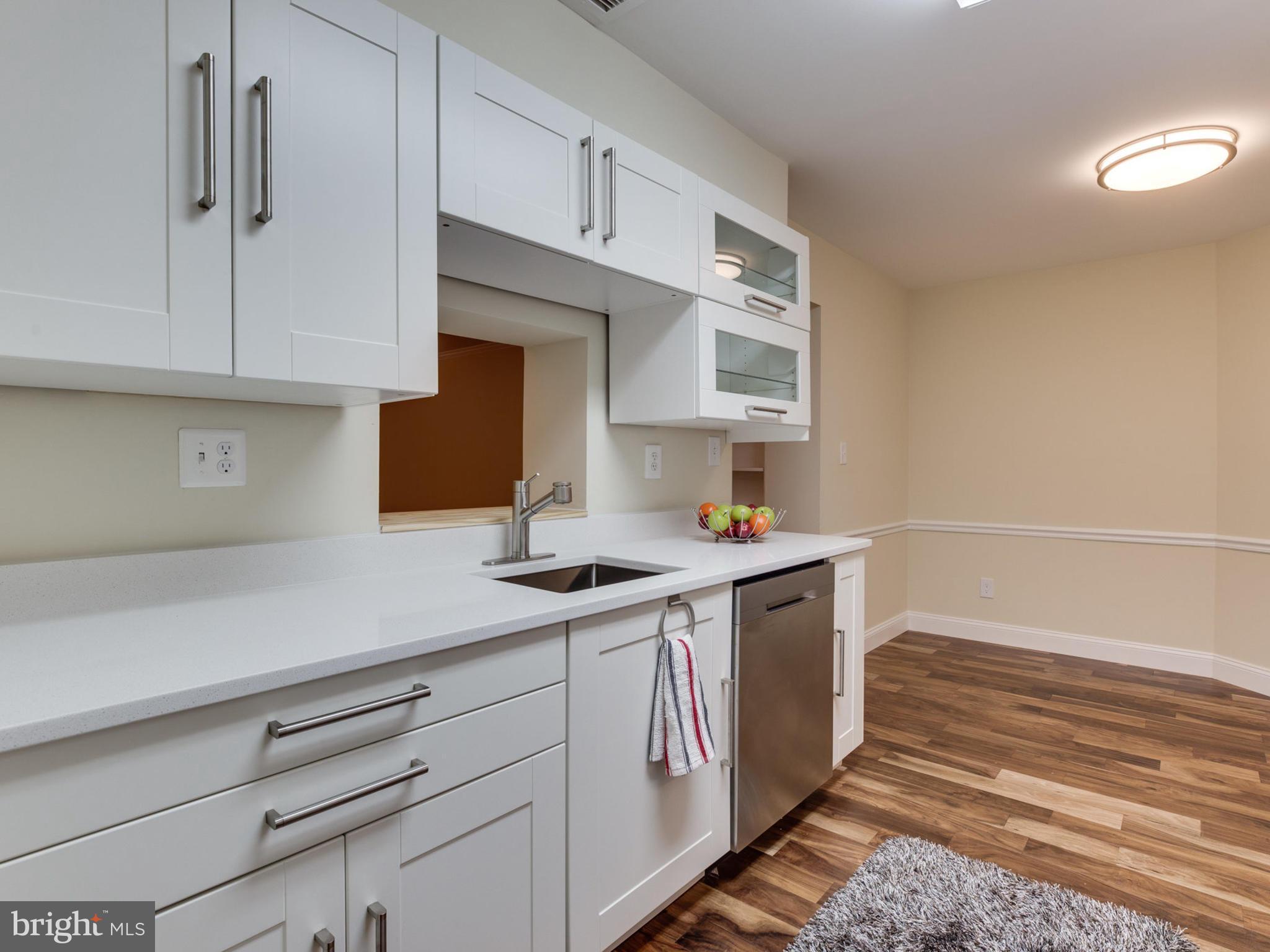 5800 Cove Landing Road, Unit 101 Burke, VA 22015 - Photo 17 of 30 Kitchen