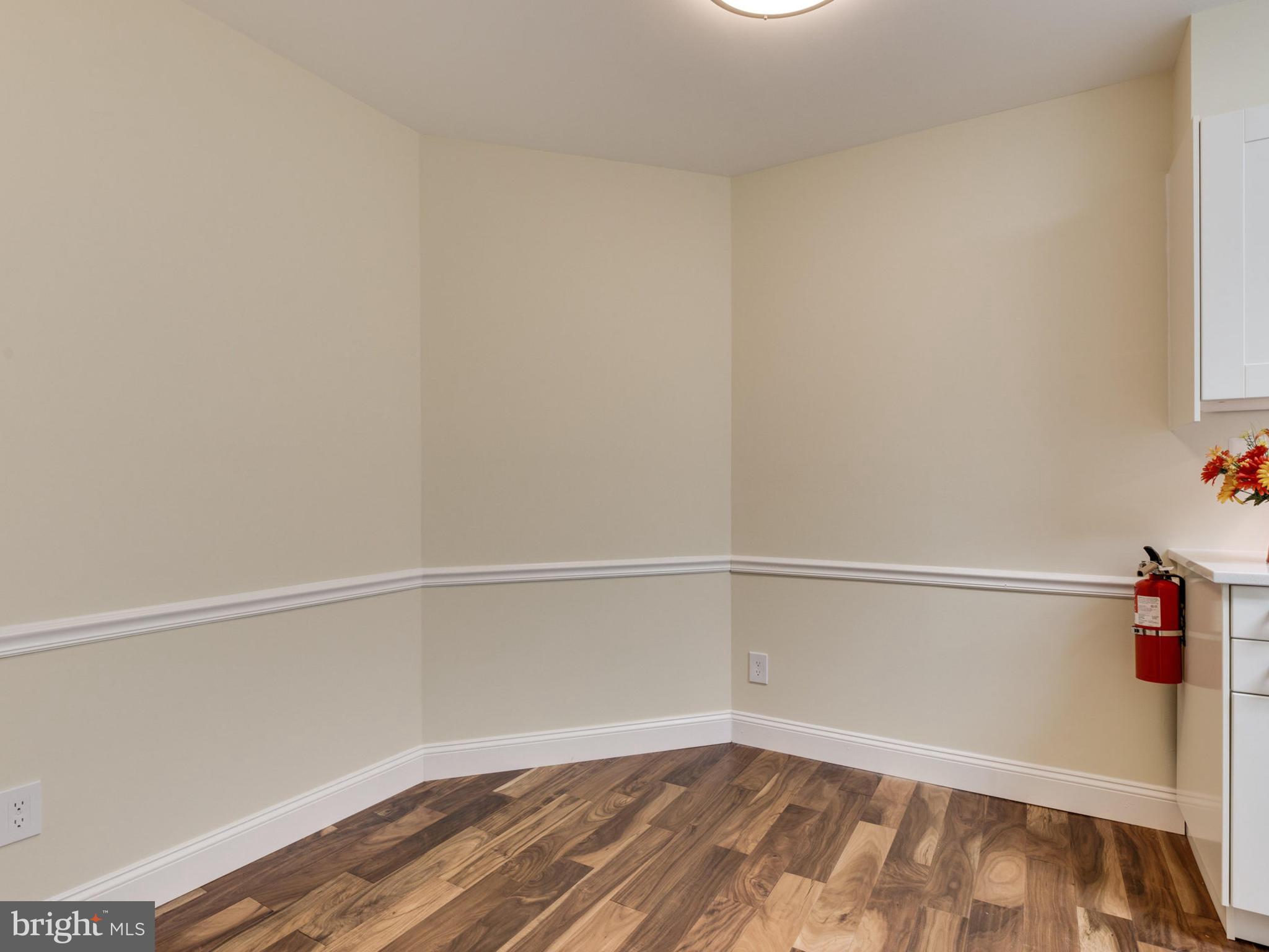 5800 Cove Landing Road, Unit 101 Burke, VA 22015 - Photo 18 of 30 Kitchen