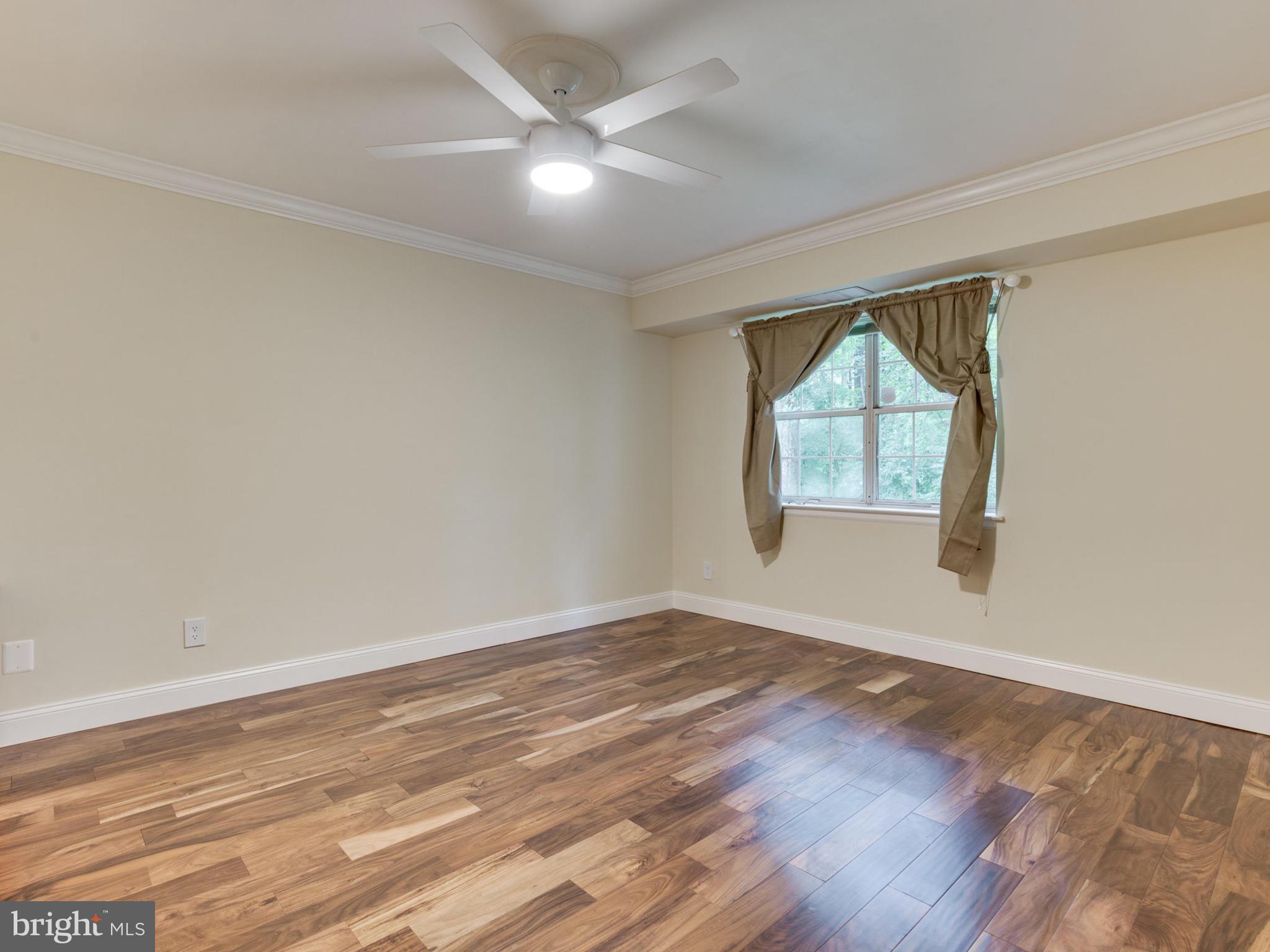 5800 Cove Landing Road, Unit 101 Burke, VA 22015 - Photo 21 of 30 Bedroom (Master)