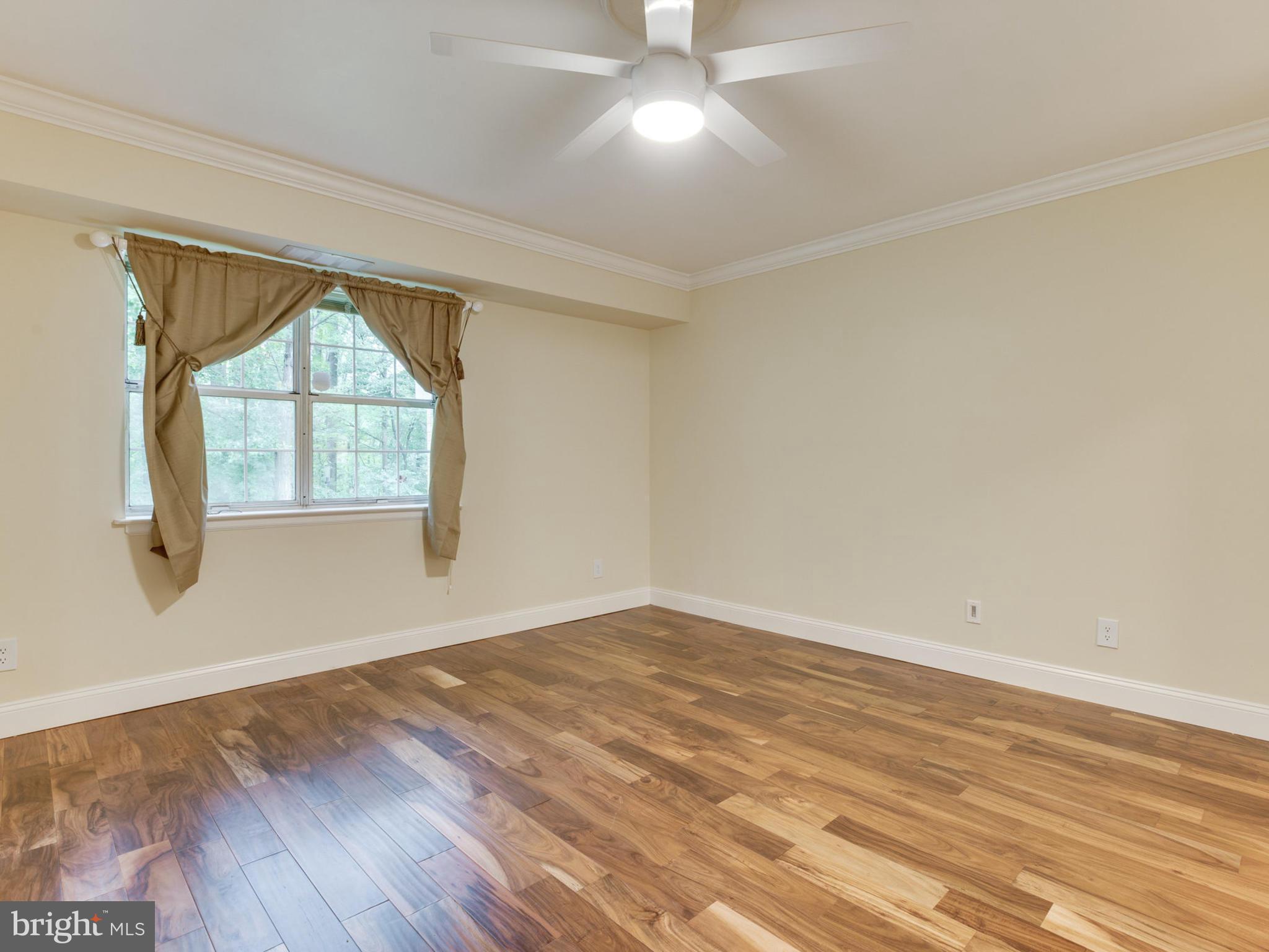 5800 Cove Landing Road, Unit 101 Burke, VA 22015 - Photo 24 of 30 Bedroom (Master)