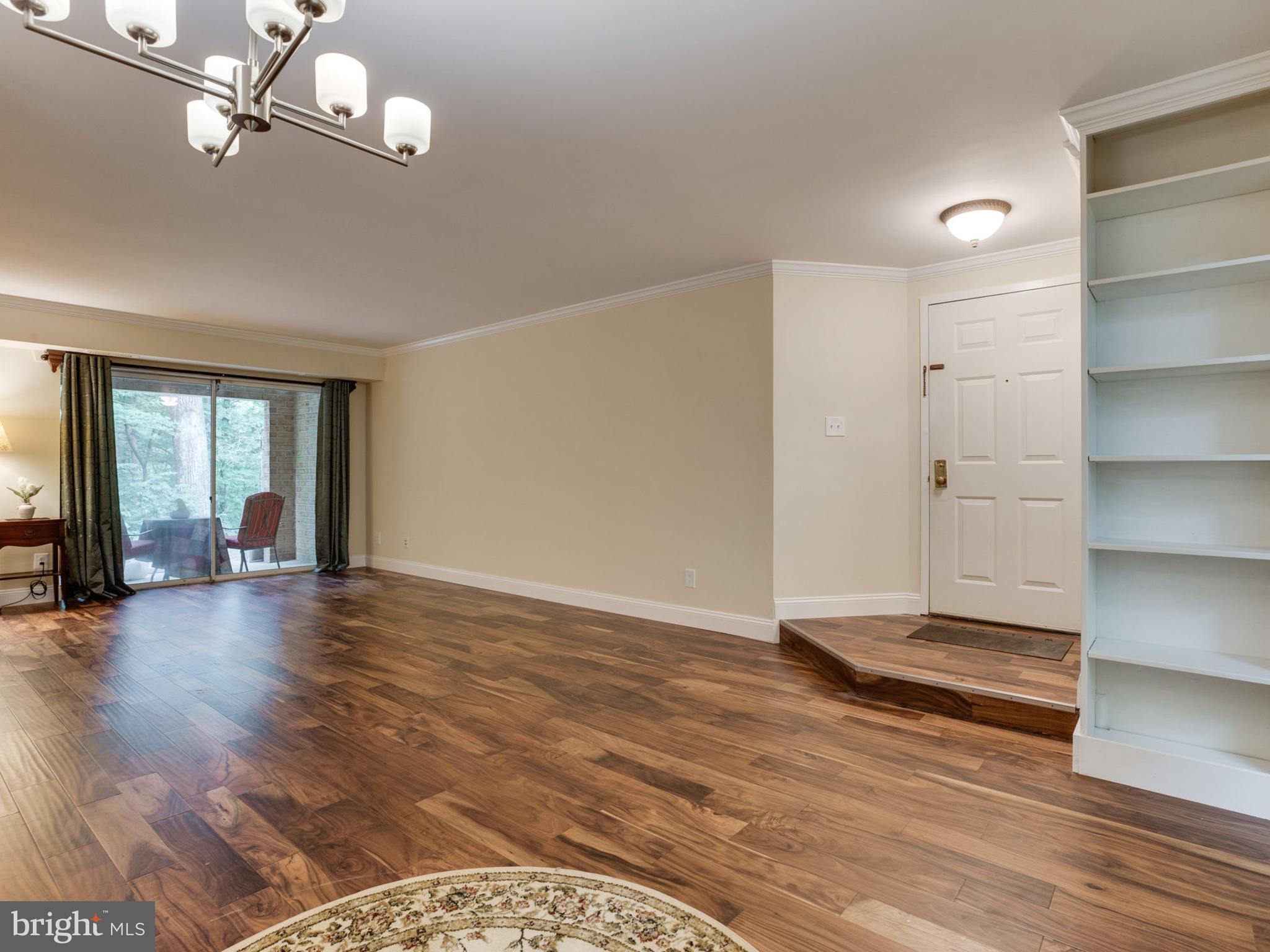 5800 Cove Landing Road, Unit 101 Burke, VA 22015 - Photo 4 of 30 Dining Room