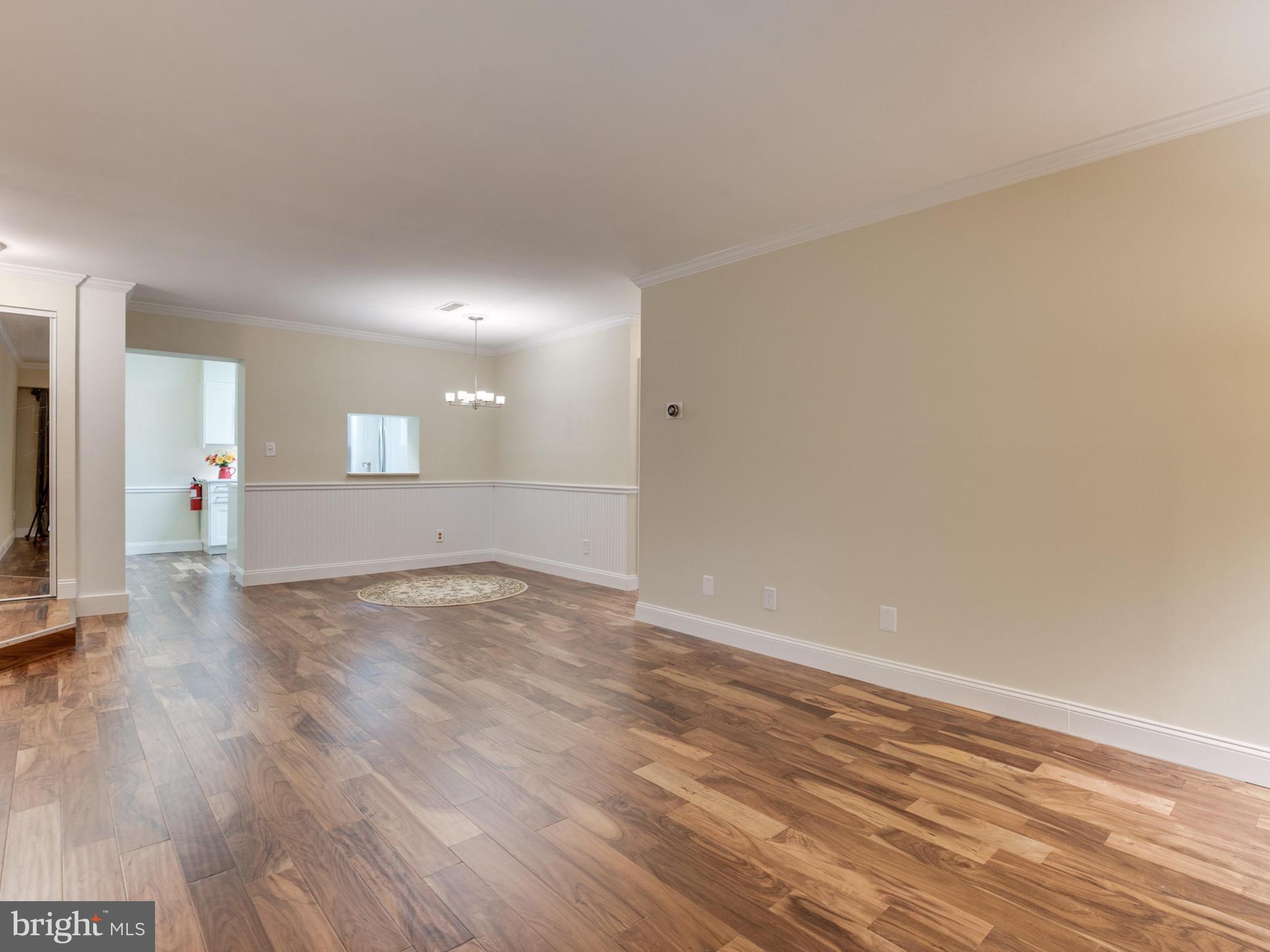 5800 Cove Landing Road, Unit 101 Burke, VA 22015 - Photo 5 of 30 Living Room