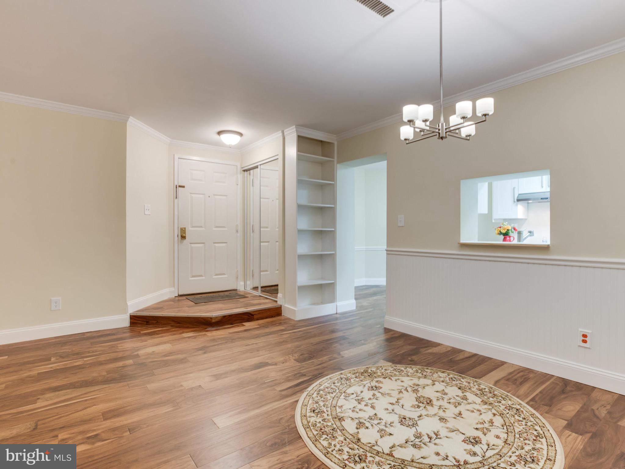 5800 Cove Landing Road, Unit 101 Burke, VA 22015 - Photo 8 of 30 Dining Room