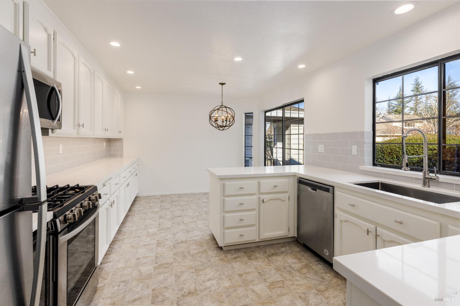 229 South Temelec Circle Sonoma, CA 95476 - Photo 3 of 32