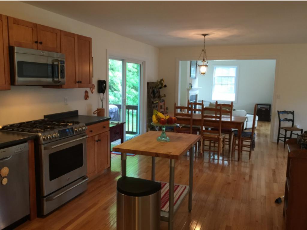 52 Hampton Road Exeter, NH 03833 - Photo 7 of 23