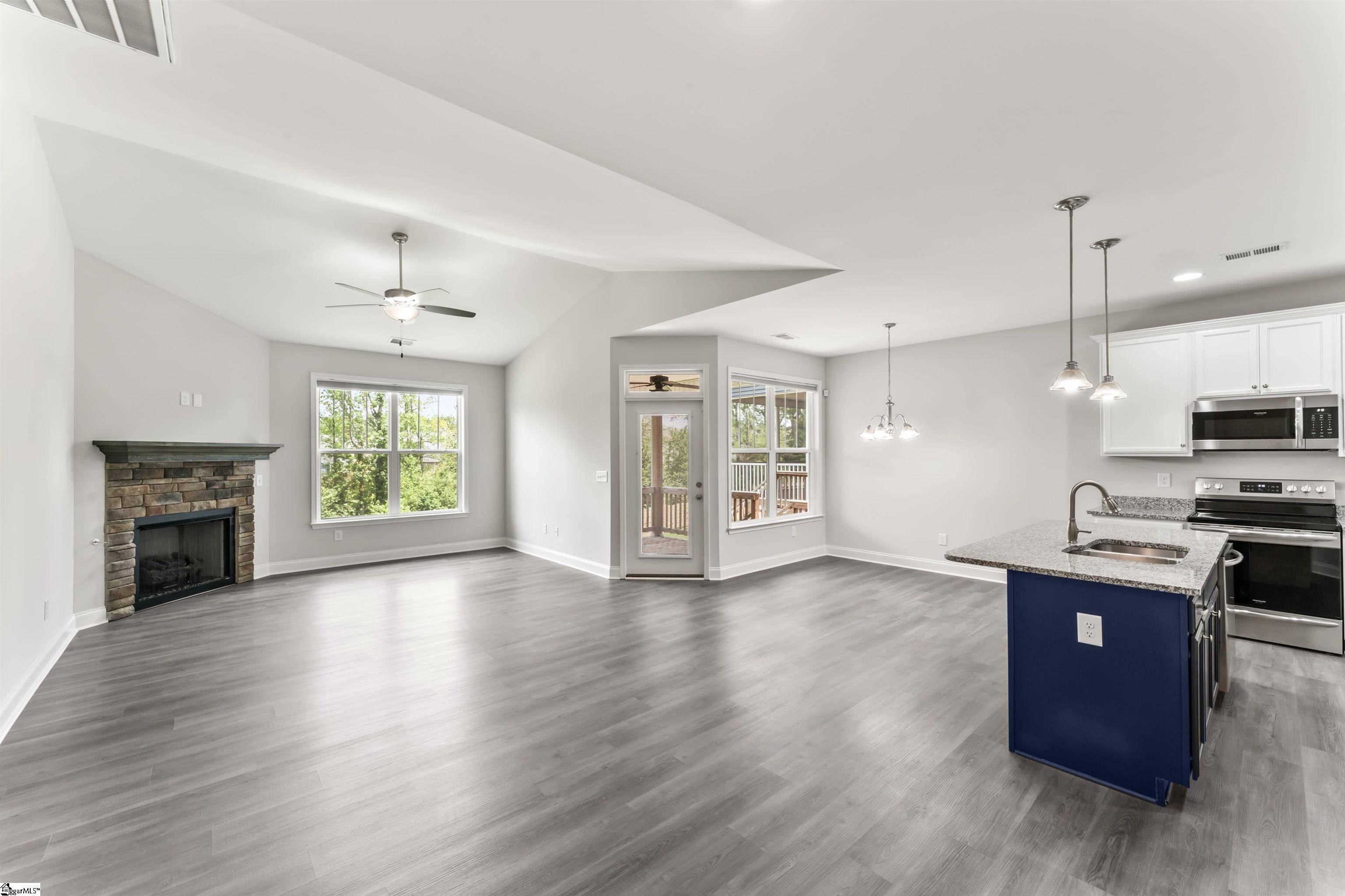 285 Foxbank Circle Greer, SC 29651 - Photo 4 of 43