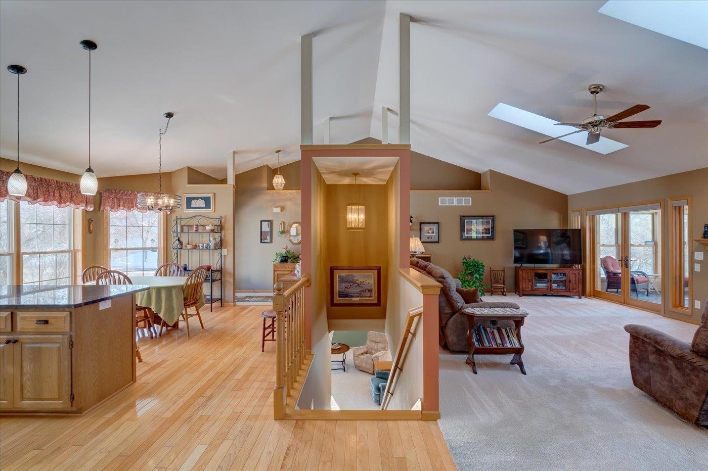 812 Abbington Court Sun Prairie, WI 53590 - Photo 10 of 70