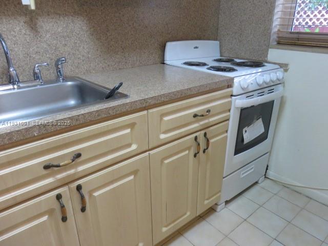 2820 Southwest 16th Terrace, Unit EFF Miami, FL 33145 - Photo 2 of 8