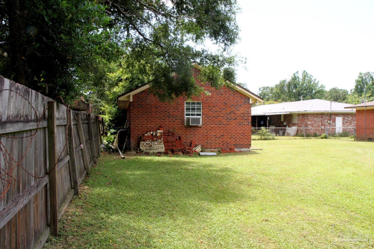 6912 Olsen Road Pensacola, FL 32506 - Photo 7 of 43 Gallery Image 7