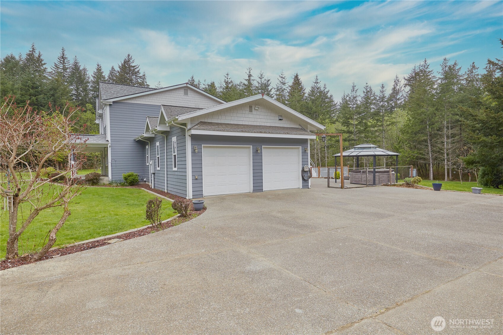 4909 Southwest Old Clifton Road Port Orchard, WA 98367 - Photo 38 of 40