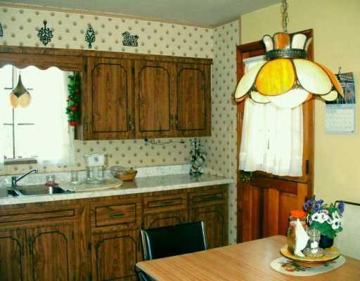601 Cascade Road Forest Hills, PA 15221 - Photo 4 of 7 Kitchen.