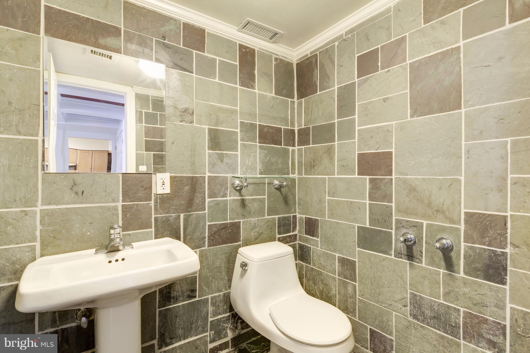 5501 Seminary Road, Unit 1004S Falls Church, VA 22041 - Photo 11 of 29 Half Bath