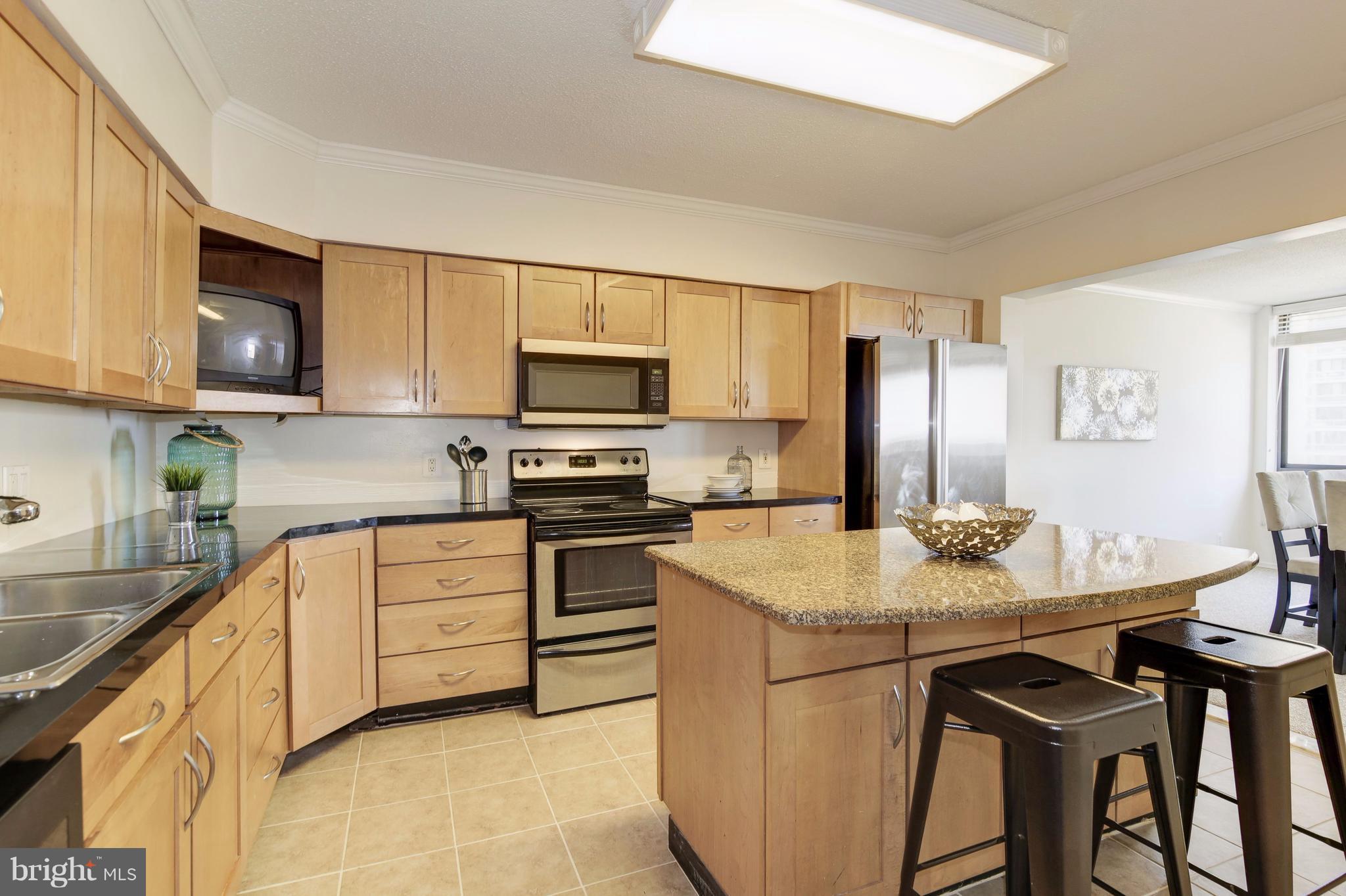 5501 Seminary Road, Unit 1004S Falls Church, VA 22041 - Photo 8 of 29 Kitchen with stainless steel appliances